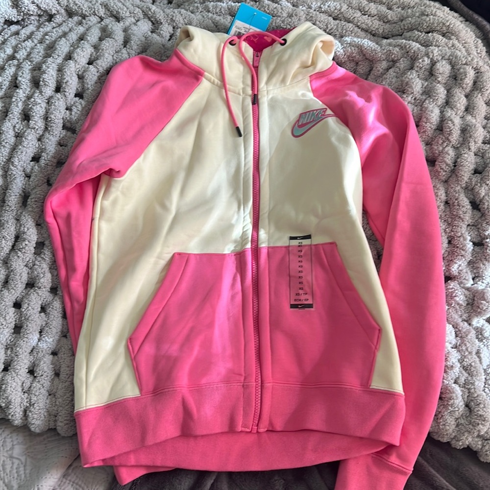Nike zip up NWT